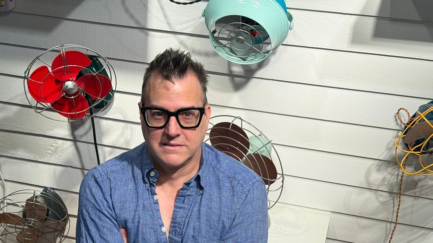 Coolest Exhibit in Town: Jack Jiggles’ ‘Only Fans’ Vintage Fan Showcase in Athens!