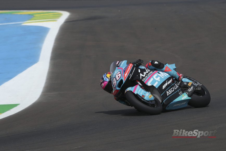 Dani Holgado Triumphs at Heart-Stopping Moto2 Brazilian Grand Prix