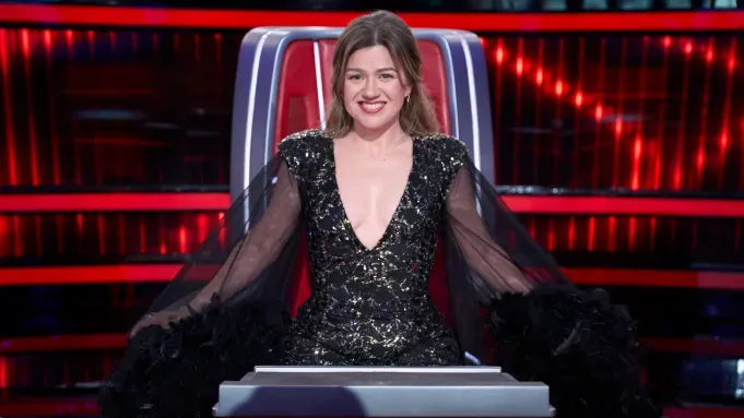 Kelly Clarkson Back On 'The Voice' After Brief Absence