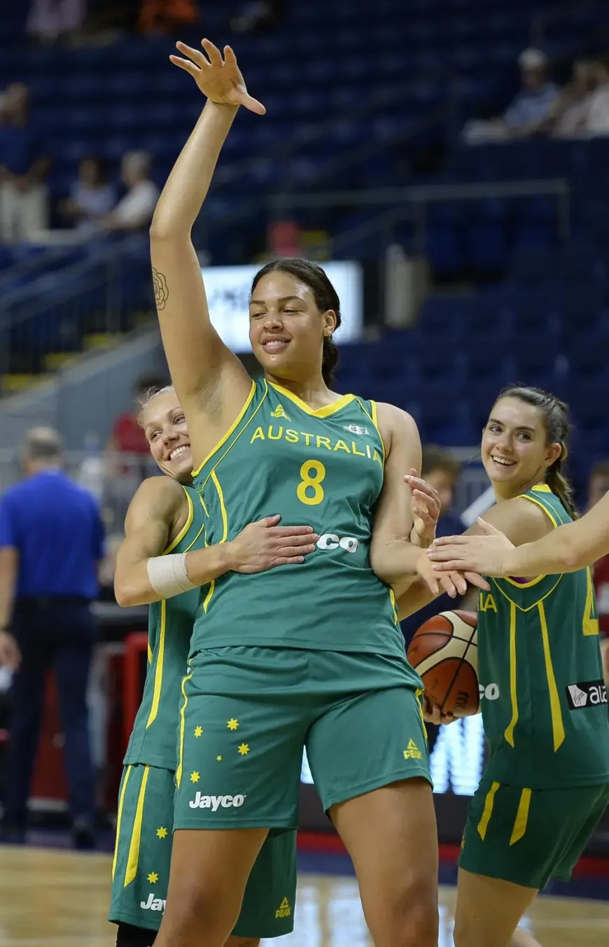 Liz Cambage Basketball Player