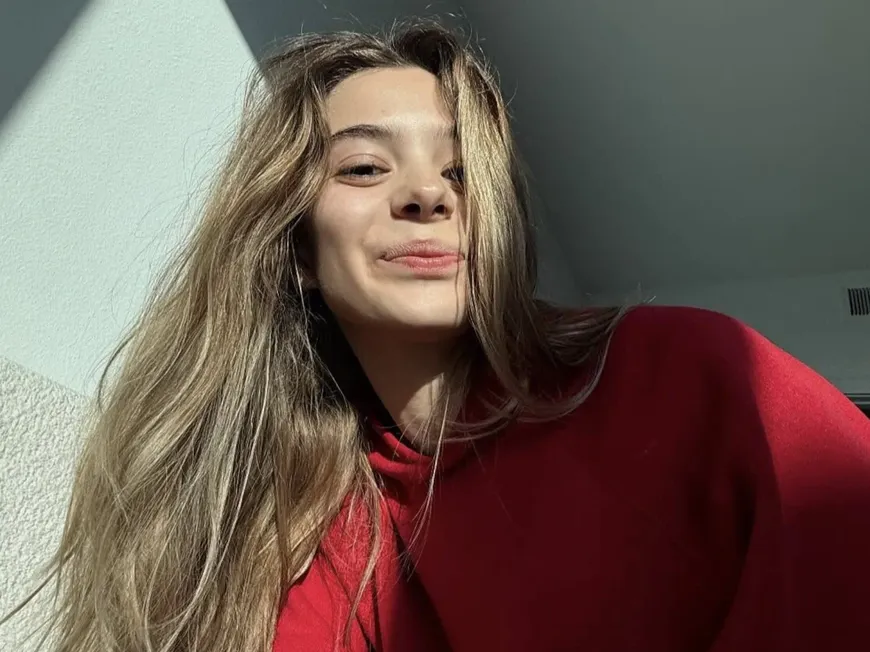 Molly Little- The mind-blowing baddie is a real-life Little Red Riding Hood