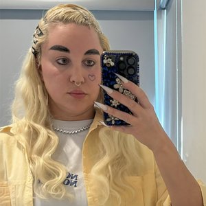 Amanda Bynes Drops New Track “Girlfriend” and Flaunts Stunning Transformation