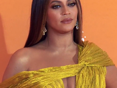 Beyoncé at The Lion King European Premiere 2019.png