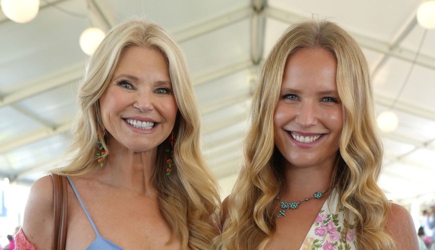 Sailor Brinkley Cook Stuns as Christie Brinkley's Lookalike in Teal String Bikini