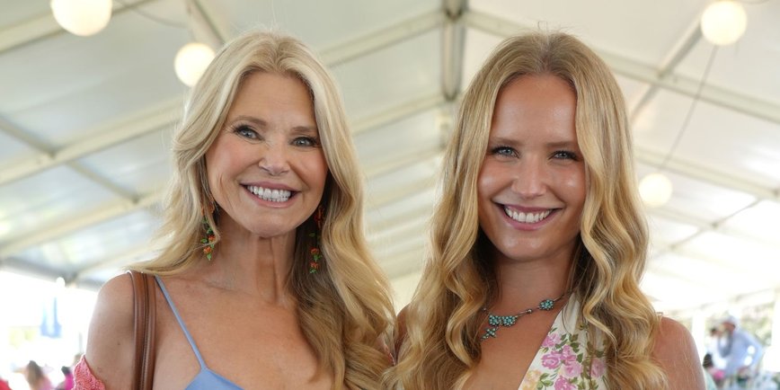 Sailor Brinkley Cook Stuns as Christie Brinkley's Lookalike in Teal String Bikini