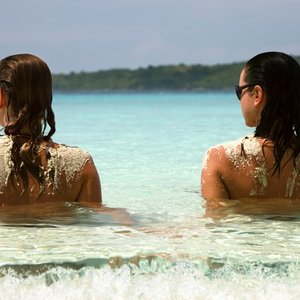 Ohio Congressional Hopeful Embraces 'Naked Niki' Persona with Bold OnlyFans-Inspired Campaign