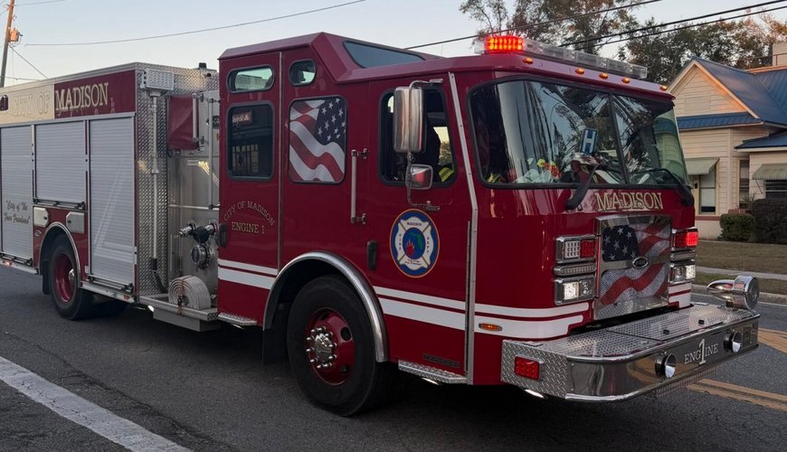 Florida Governor Hopeful Claims Arson Attack as Fire Ignites in His Yard