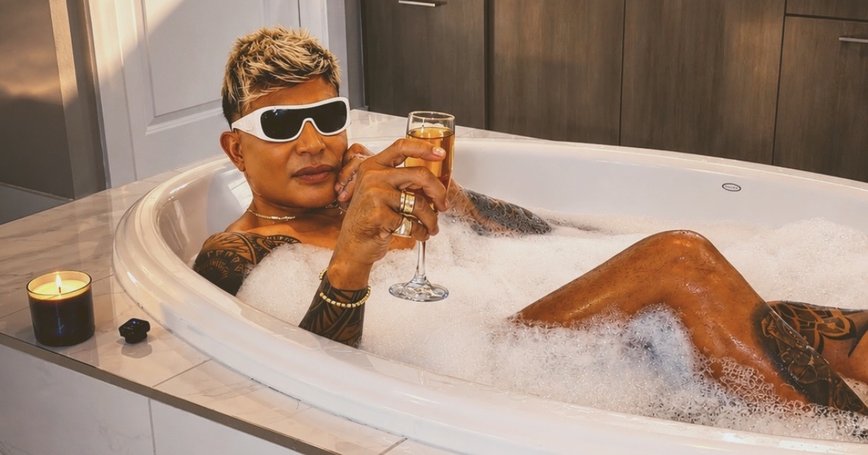 El Divo's Bubble Bath Surprise: OnlyFans Debut Sizzles