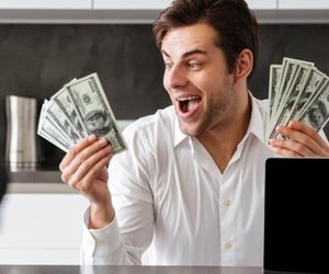 Unlocking the Creator Economy: How Niche Content Rules 2026