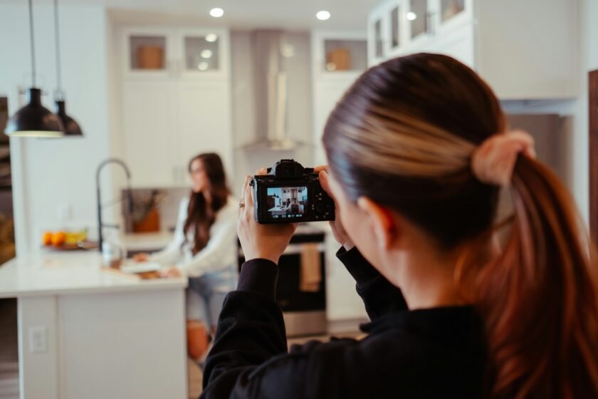How Digital Creators Are Thriving from Home: The New Career Frontier