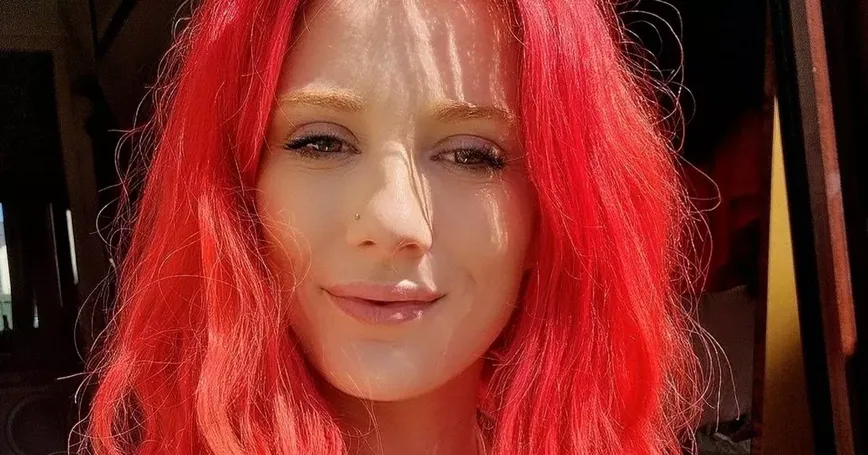 Mom on OnlyFans Creates a Christmas Wonderland for Her Kids