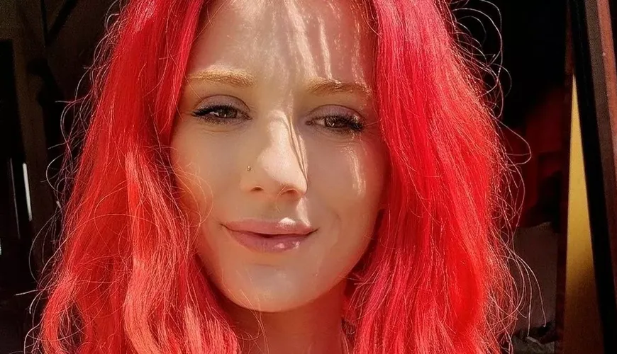 Mom on OnlyFans Creates a Christmas Wonderland for Her Kids