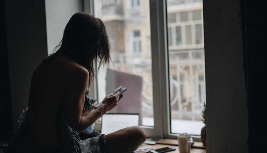 Behind the Glamour: The Underpaid Workers Fueling the OnlyFans Empire