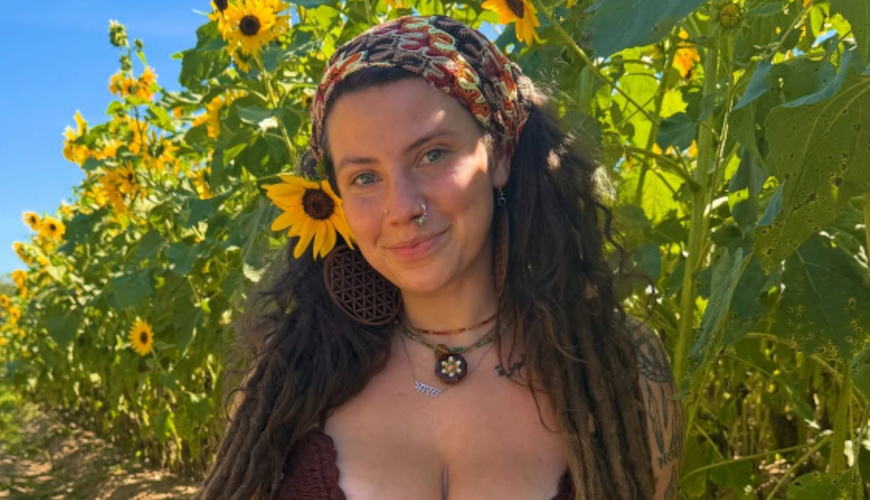Meet Indica Flower: The All-Natural Hippie Taking OnlyFans by Storm