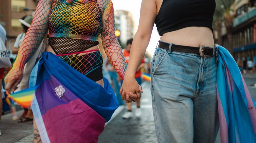 Biphobia in the Spotlight: Unpacking Internet Jokes and Real-Life Impacts