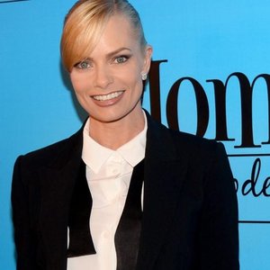Jaime Pressly Steps into the OnlyFans Limelight – Launching Her Page with Style