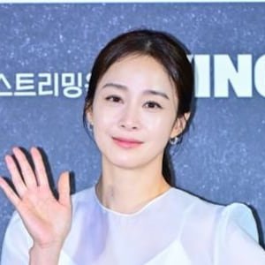 Kim Tae-hee Returns with Dazzling Beauty and Motherly Charm
