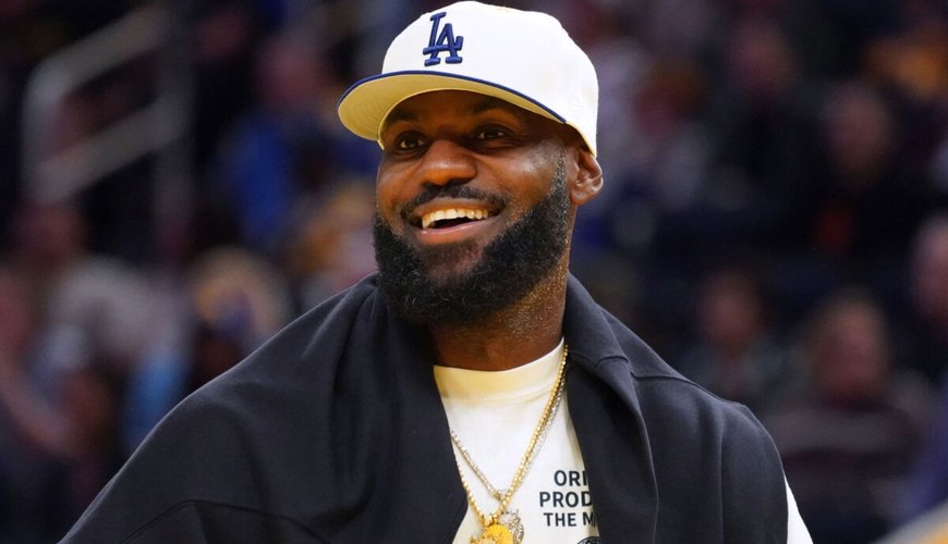 LeBron James Chats Up Ex-OnlyFans Star at Lakers Game – Sparks Fly or Just Friendly Banter?