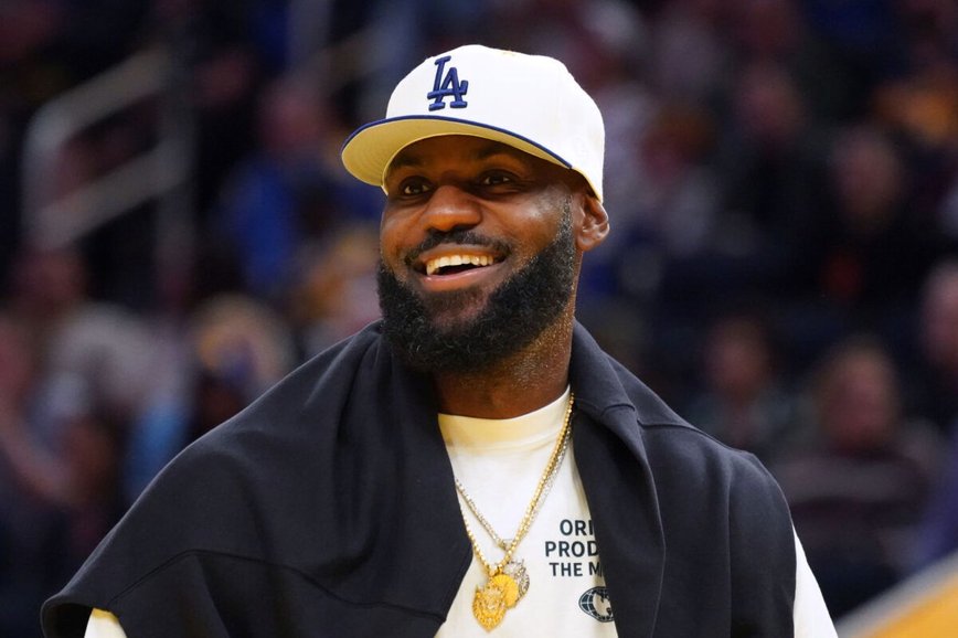 LeBron James Chats Up Ex-OnlyFans Star at Lakers Game – Sparks Fly or Just Friendly Banter?