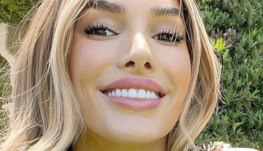 Lyna Perez's Daring Braless Look Captivates Fans with 220K Likes