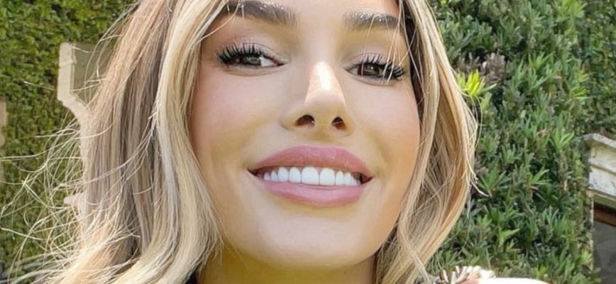 Lyna Perez's Daring Braless Look Captivates Fans with 220K Likes