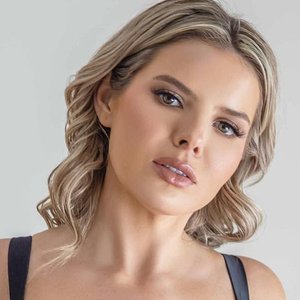 Olivia Frazer Shifts Gears: Quits OnlyFans Ahead of Wedding Bells