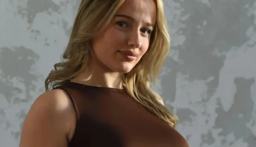 Mia Winward's Pregnancy Secret: Family Feud Keeps Grandma in the Dark