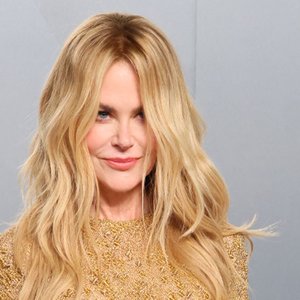 Nicole Kidman Gets a Crash Course on OnlyFans from Elle Fanning