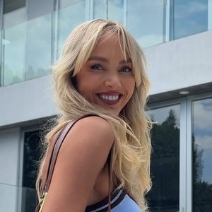 Annie Knight Opens Up About Her 'Biggest Insecurity' and Cosmetic Journey