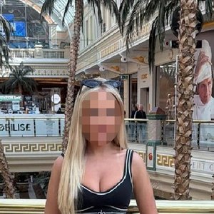 OnlyFans Star Stirs Controversy with Trafford Centre Stunt