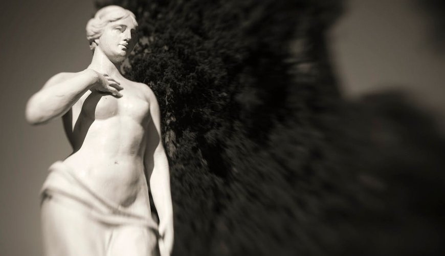 The Glitter and Grit of OnlyFans: What Lies Beneath the Glamour