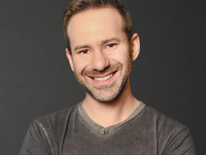 OnlyFans Tycoon Leo Radvinsky Cashes In $472 Million as Platform Profits Soar!