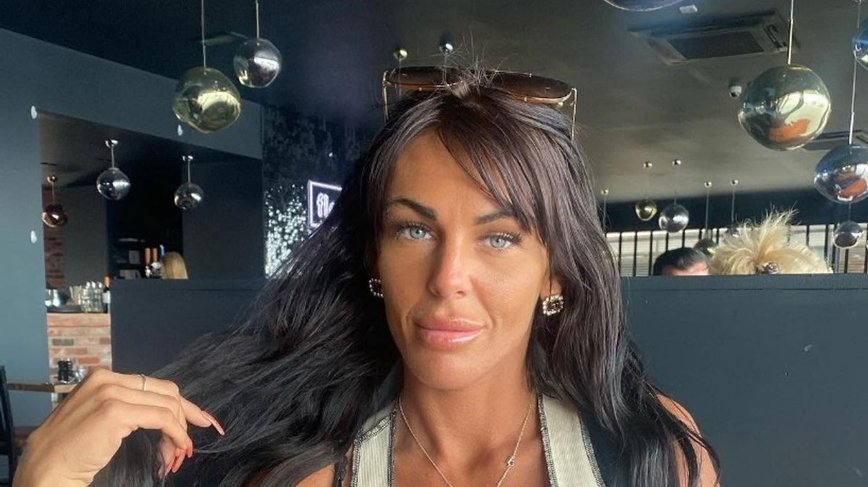 Fiery OnlyFans Model Threatens Builder with Machete Over Flooring Dispute
