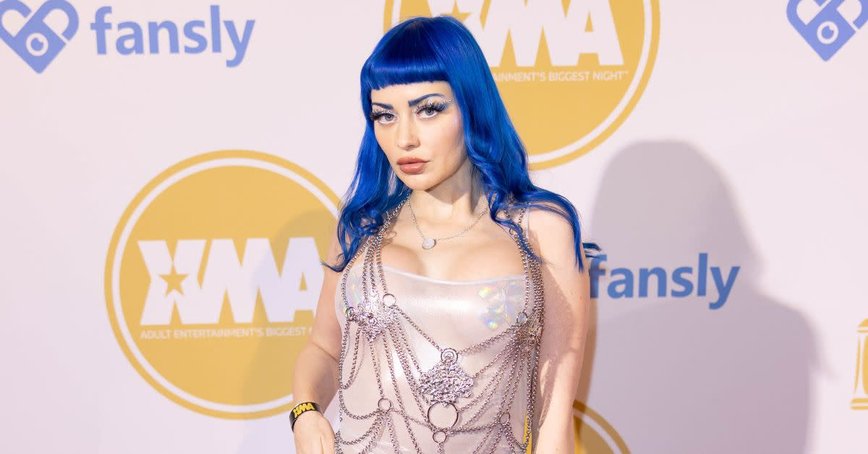 OnlyFans Sensation Jewelz Blu Channels Kylie Jenner with Stunning Reveal