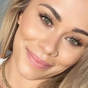Paige VanZant's Sizzling Bikini Photos Light Up Instagram – Fans and Memories Resurface
