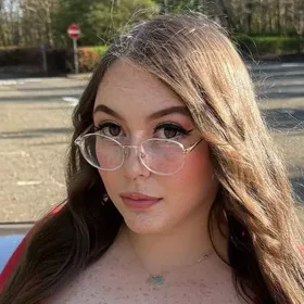 Meet the Woman with the UK's Largest Breasts: Summer Robert's Journey to Self-Love and Success