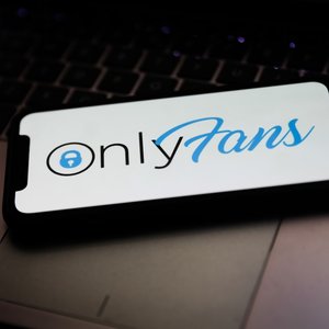 5 Essential Tips Before Buying an OnlyFans Account