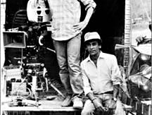 Steven Spielberg with Chandran Rutnam in Sri Lanka.jpg