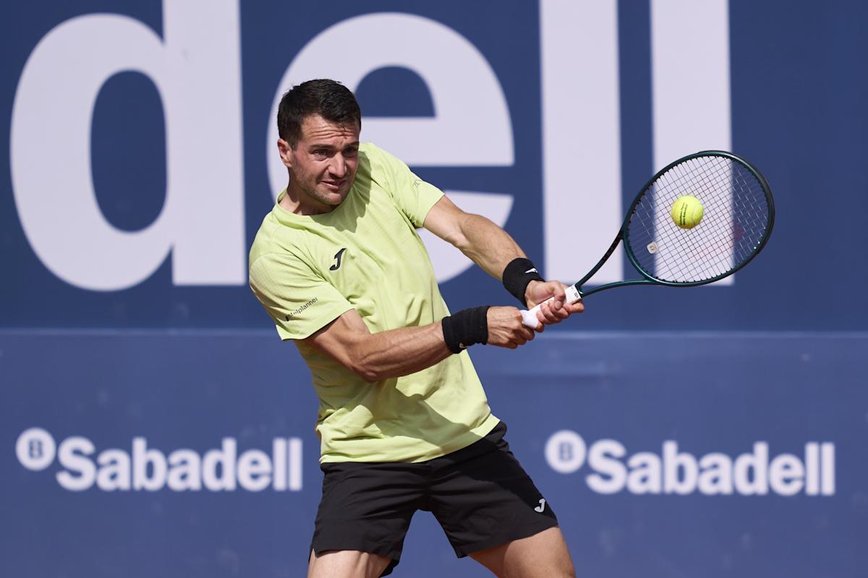 Tennis Star Pedro Martínez Heats Up OnlyFans with Behind-the-Scenes Access!