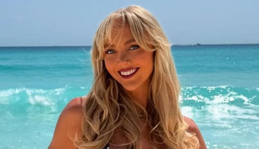 Sizzling Style: Annie Knight's Hottest Bikini Moments