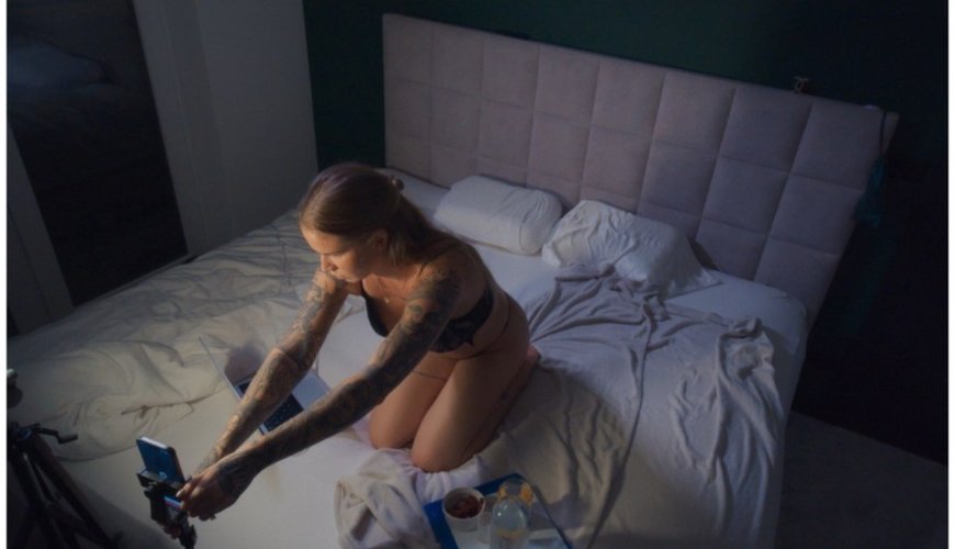 Behind the Screen: Barbora Chalupová Spills on 'Virtual Girlfriends' and Her Sultry New Project