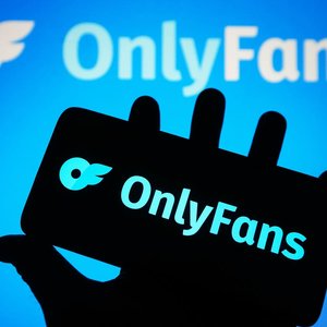 When OnlyFans Outsmarts Apple: A CMO's Guide to Efficiency