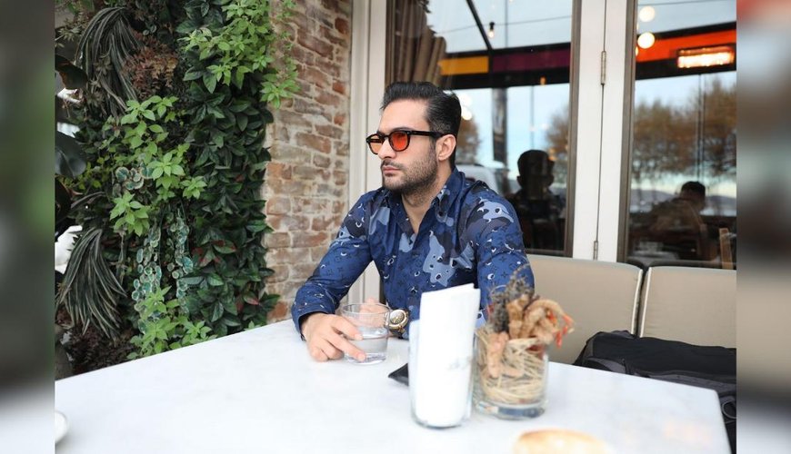 Sina Sinry: The Social Media Star Conquering the App Store with Flair