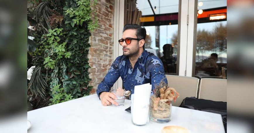 Sina Sinry: The Social Media Star Conquering the App Store with Flair