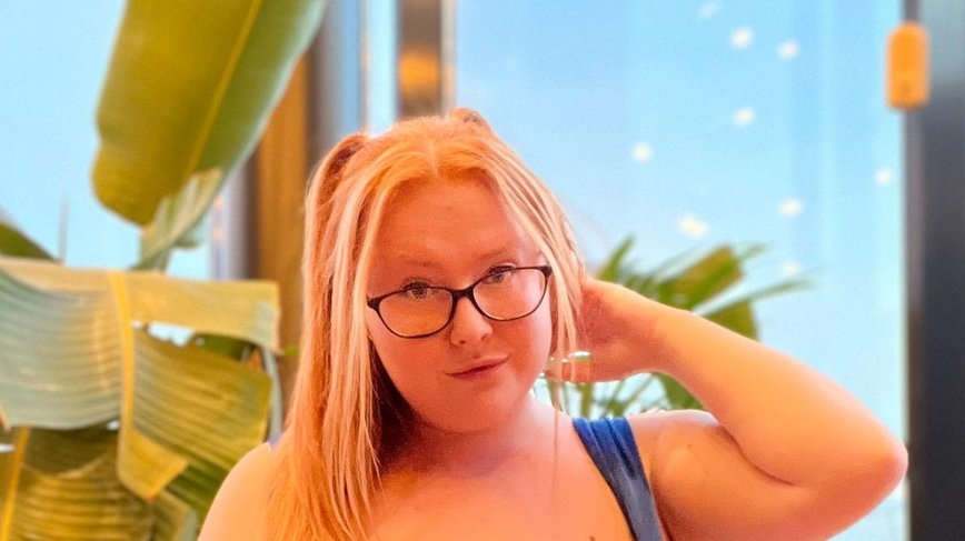 Social Media Showdown: Tianna Moon's Natural 32OO Curves Spark Controversy